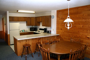 lake-villa-kitchen